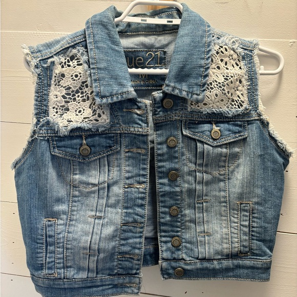 Rue 21 denim vest - Picture 1 of 2